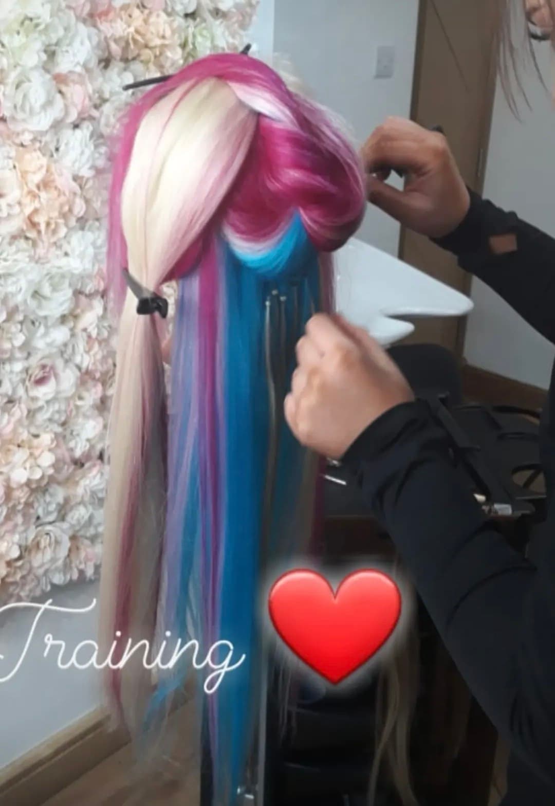 Training practice on colourful hair extensions